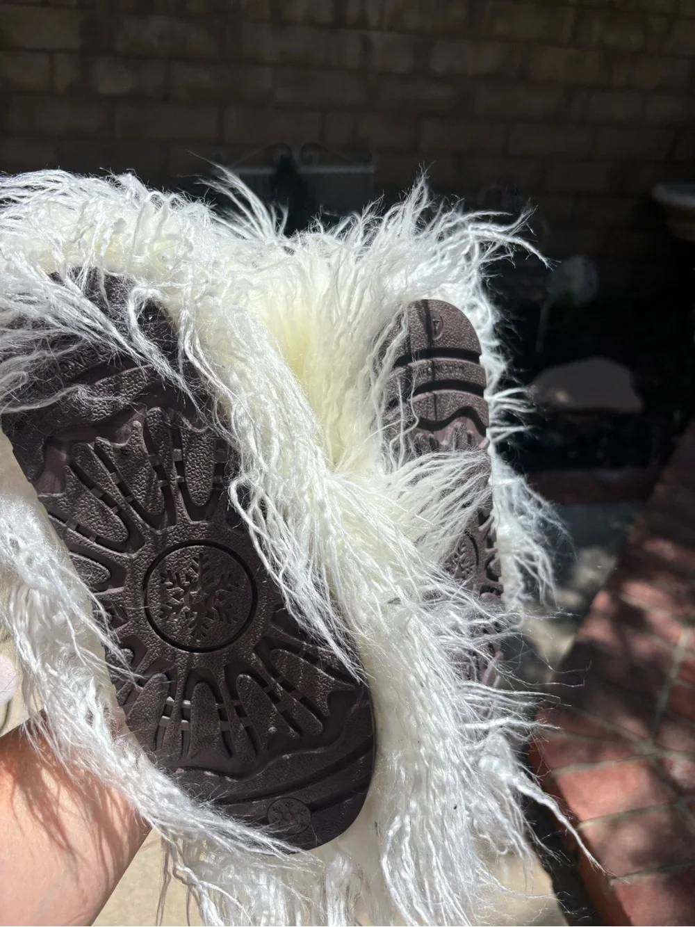 White Long Shaggy Fur Knee-High Boots size 8 fuzzy furry boots New